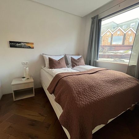 Iceland Sjf Villa, Hot Tub & Outdoor Sauna Amazing Mountains And City View Over 레이캬비크 외부 사진