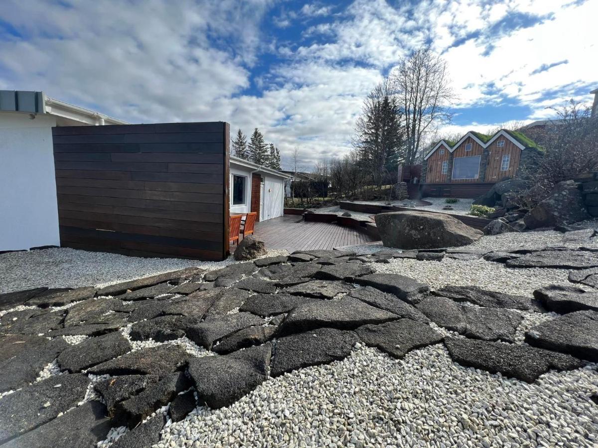 Iceland Sjf Villa, Hot Tub & Outdoor Sauna Amazing Mountains And City View Over 레이캬비크 외부 사진