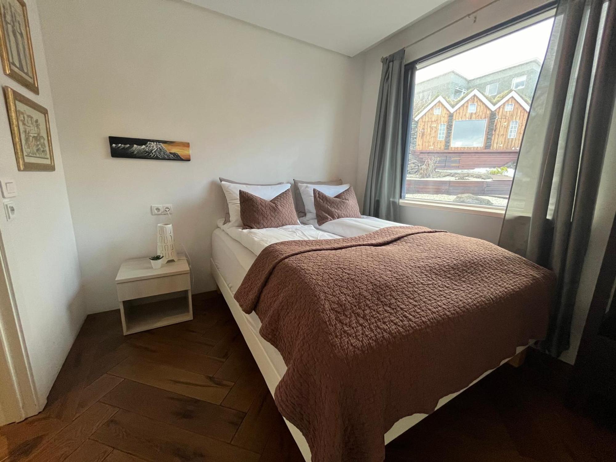 Iceland Sjf Villa, Hot Tub & Outdoor Sauna Amazing Mountains And City View Over 레이캬비크 외부 사진