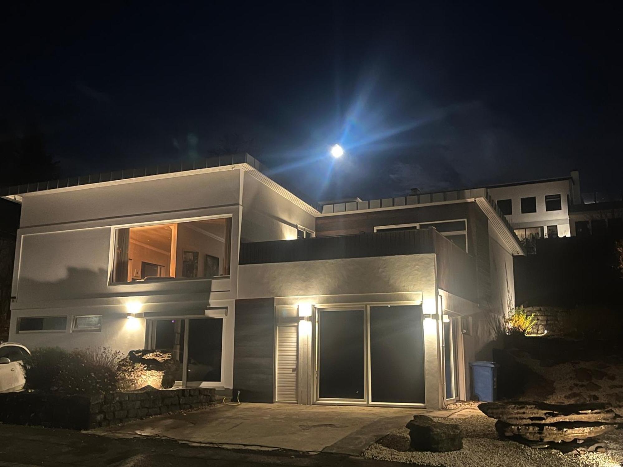 Iceland Sjf Villa, Hot Tub & Outdoor Sauna Amazing Mountains And City View Over 레이캬비크 외부 사진
