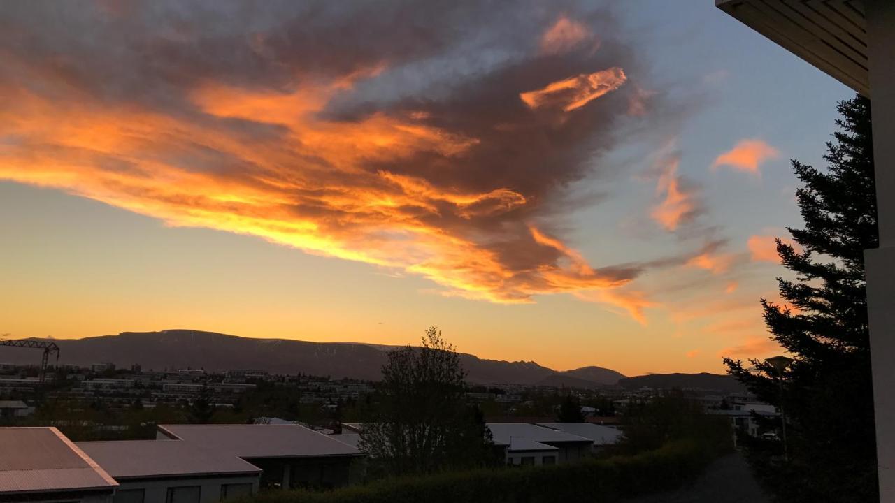 Iceland Sjf Villa, Hot Tub & Outdoor Sauna Amazing Mountains And City View Over 레이캬비크 외부 사진